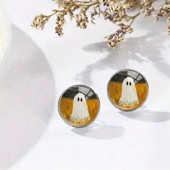 BNWT Halloween ghost stud earrings - Picture 2 of 3